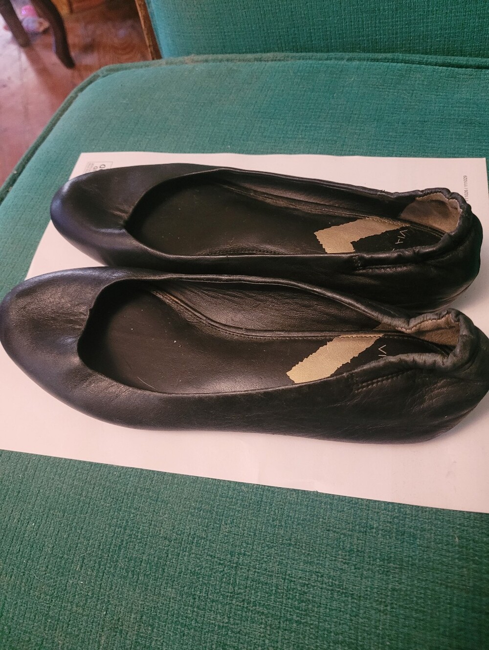 Via Spiga Women's 6 1/2 Black Leather Ballet Flats